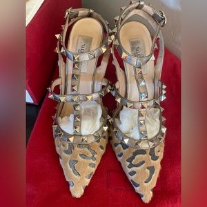 Valentino Garavani Ankle Strap Calf Hair Leopard Print Stud Heels . Size 36 US 6